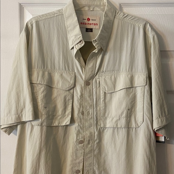 Redington Beige Short Sleeve Shirt size L brand new length 32” pit to pit 44” - Picture 3 of 8